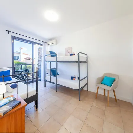 Townhouse In Albufeira Near Stunning Beaches Дом отдыха Албуфейра
