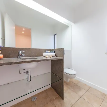 Дом отдыха Townhouse In Albufeira Near Stunning Beaches *