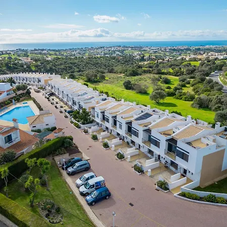 Дом отдыха Townhouse In Albufeira Near Stunning Beaches *