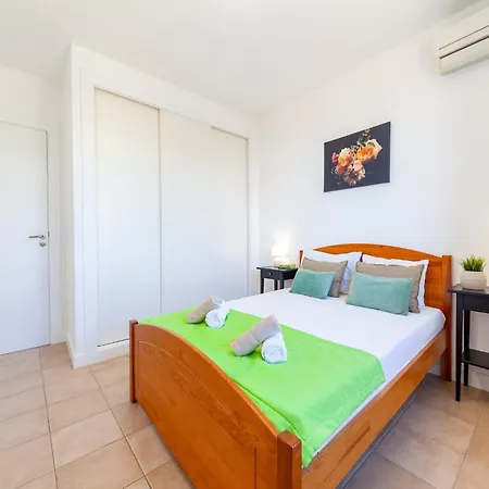 Townhouse In Albufeira Near Stunning Beaches * Albufeira