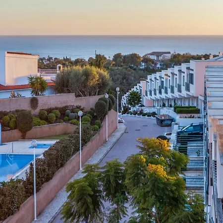 Townhouse In Albufeira Near Stunning Beaches Casa de Férias