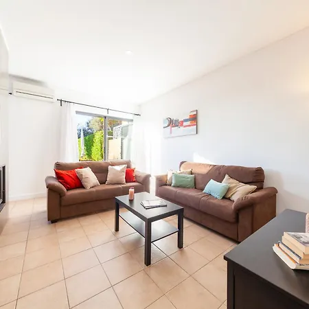 Casa de Férias Townhouse In Albufeira Near Stunning Beaches Albufeira