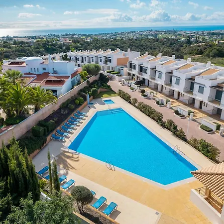 Casa de Férias Townhouse In Albufeira Near Stunning Beaches