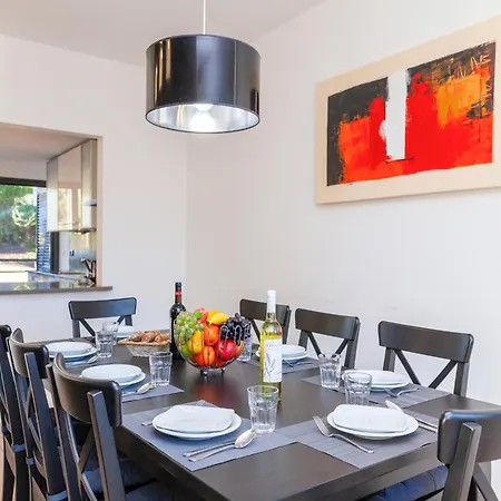 Townhouse In Albufeira Near Stunning Beaches Casa de Férias Albufeira