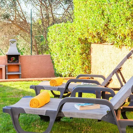 Casa de Férias Townhouse In Albufeira Near Stunning Beaches Albufeira